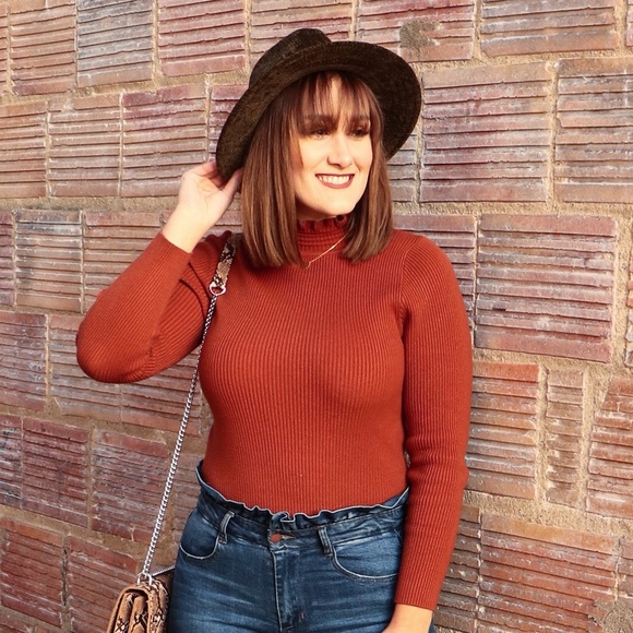 ❤️HP❤️Ruffle Turtleneck Sweater - Picture 4 of 8